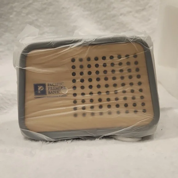 Temblor Wireless speaker and charger, gray ans bamboo - Picture 4 of 7